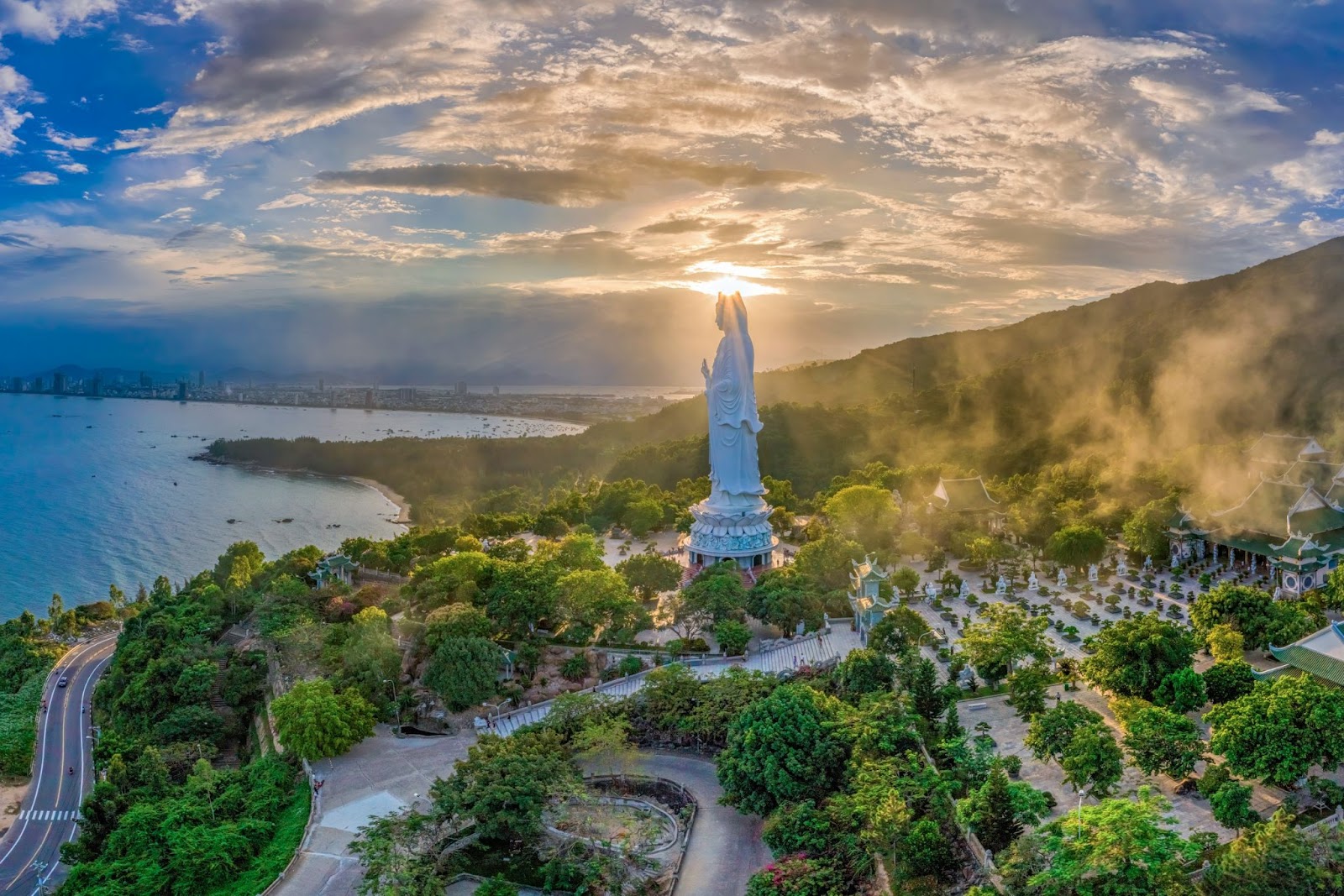 Chùa Linh Ứng Bãi Bụt Sơn Trà